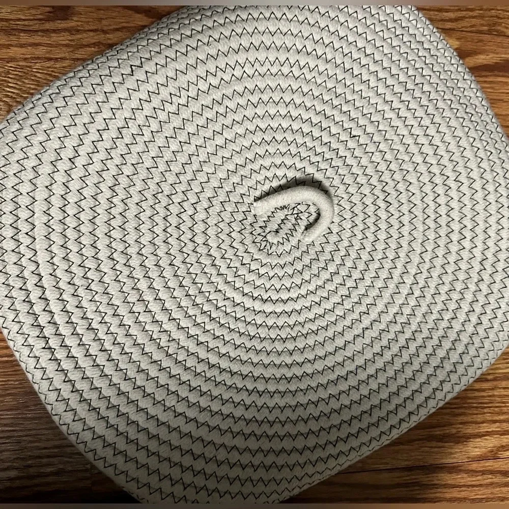 NWOT Woven Basket With Lid For Storage